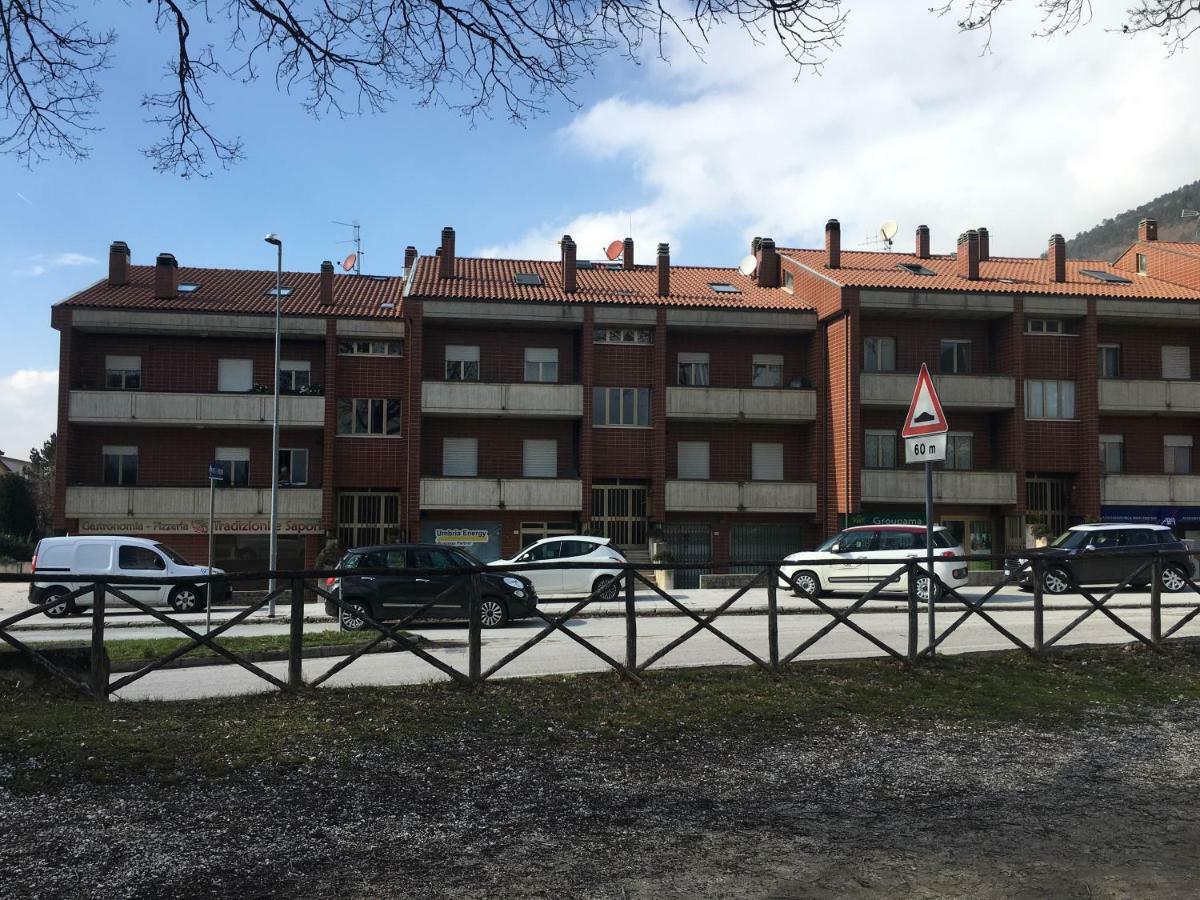 Happy House Apartment Gubbio Exterior photo